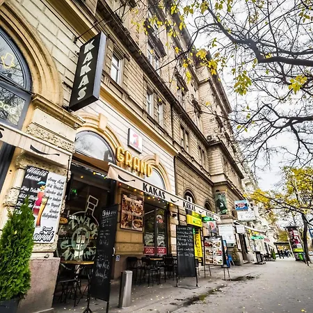 Little Americas Kiraly Street Apartment