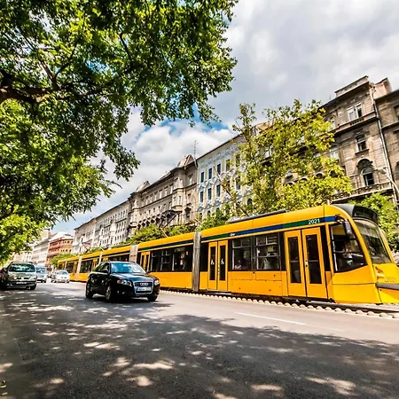 Little Americas Kiraly Street * Budapest